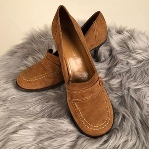 Gianni Bini tan suede Shoes